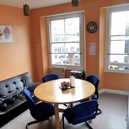 The Queens Hostel Vandrarhem *