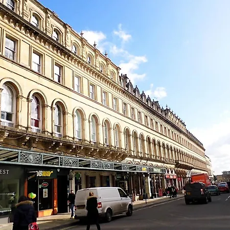 The Queens Hostel * Bristol