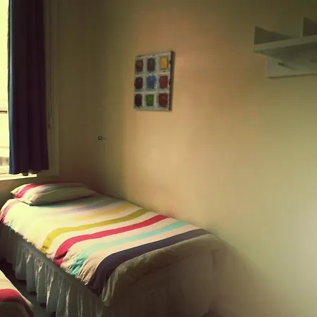 Hostel The Queens Hostel *