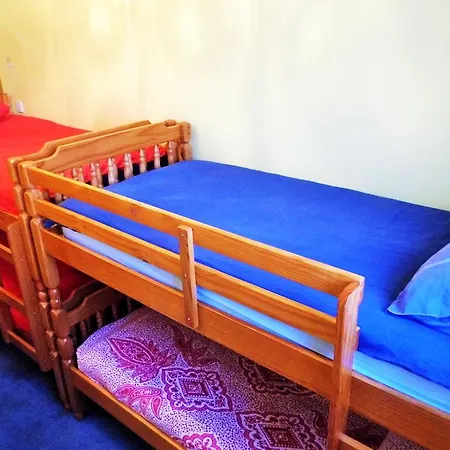 The Queens Hostel Hostel *